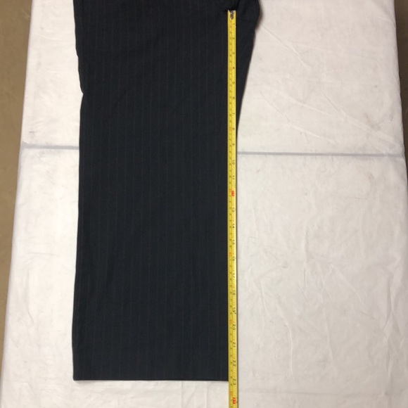 Old Navy Pin Striped Dress Capris - Picture 8 of 8